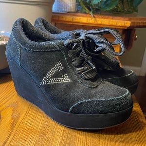VOLATILE Vintage Y2K Black Suede Sneaker Wedges